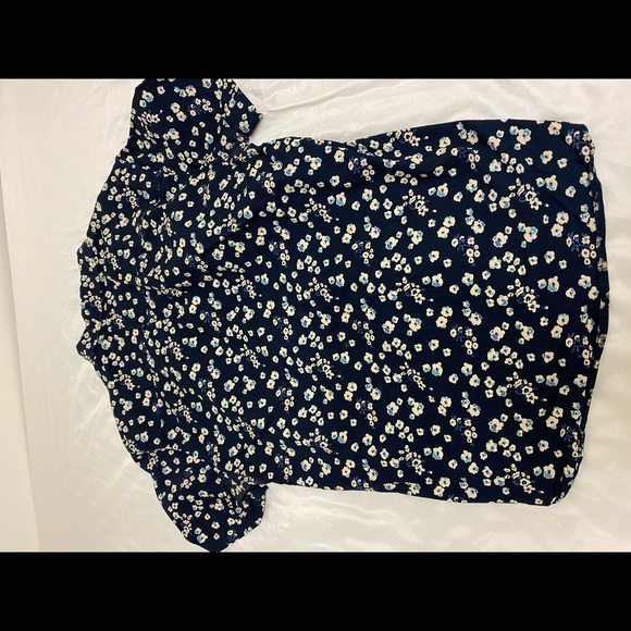 Men’s flower button down shirt! - Picture 3 of 3